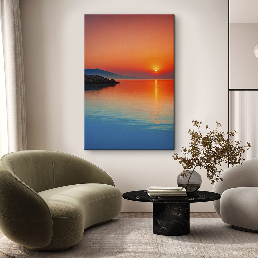 Sonnenuntergang über einer Wasserfläche