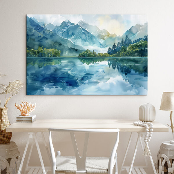 Wasserbild eines Sees mit Bäumen und Bergen im Hintergrund Wasserbild eines Sees mit Bäumen und Bergen im Hintergrund