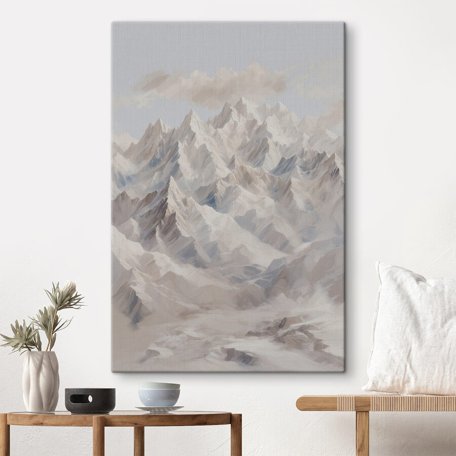 Bergkette mit Schnee