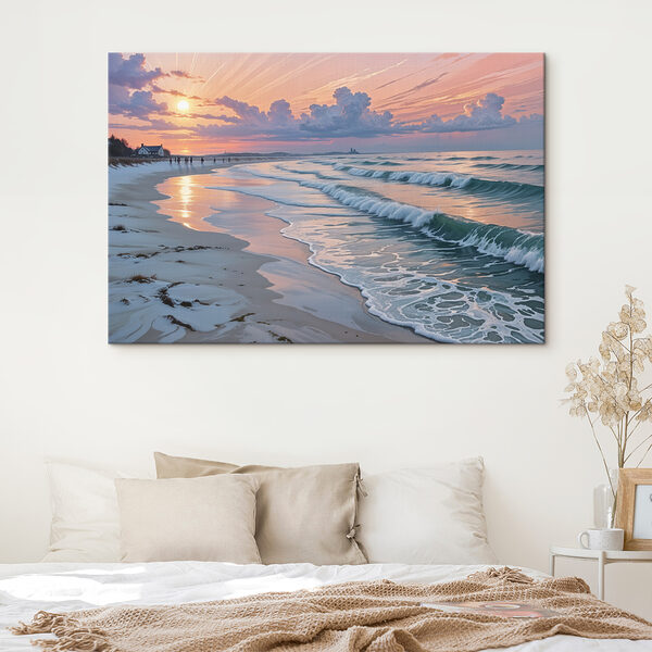 Strand mit Wellen und Menschen darauf Strand mit Wellen und Menschen darauf