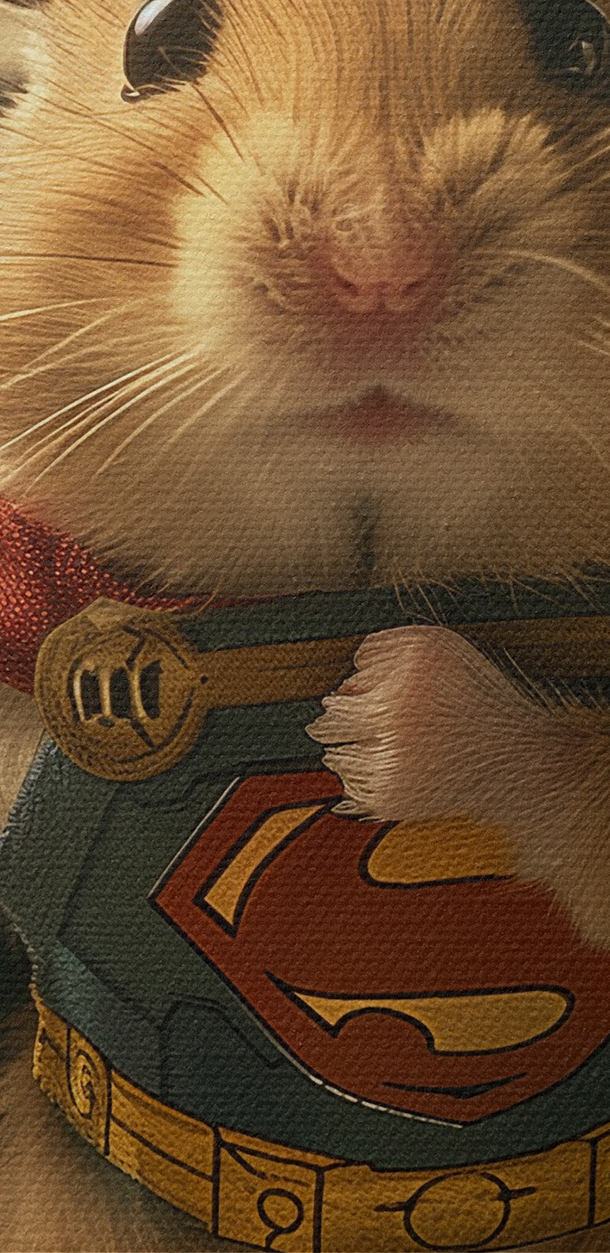 Hamster mit einem Umhang und einem Hammer in der Hand Hamster mit einem Umhang und einem Hammer in der Hand