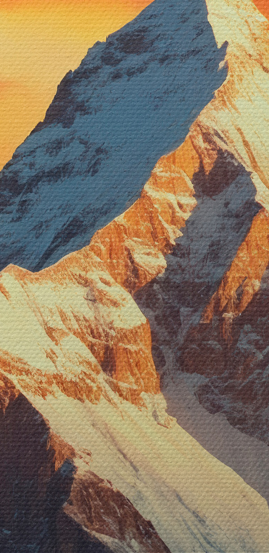 Berg mit Schnee auf dem Gipfel