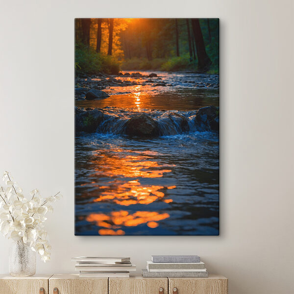 Fluss mit Felsen und Bäumen im Hintergrund Fluss mit Felsen und Bäumen im Hintergrund