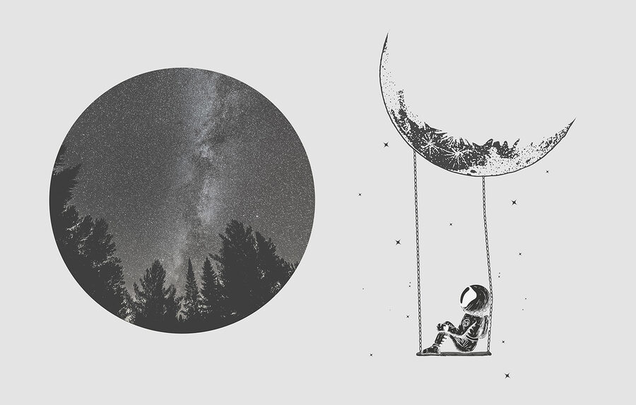 Mond und eine Person auf einer Schaukel