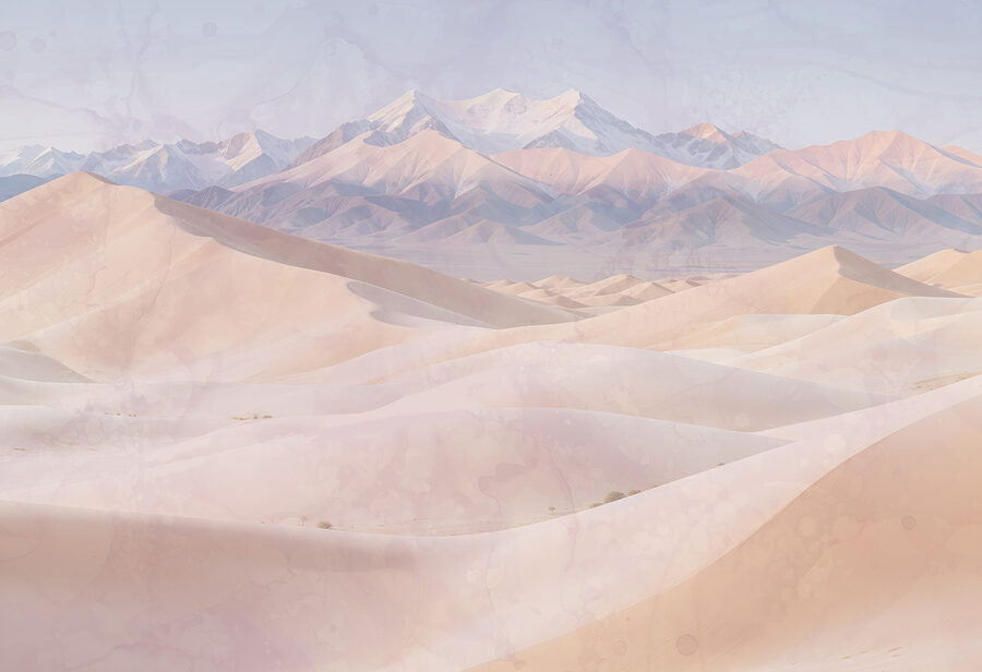 Sanddünen mit Bergen im Hintergrund