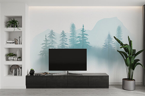 Neblige Landschaft mit Bäumen und Bergen Neblige Landschaft mit Bäumen und Bergen