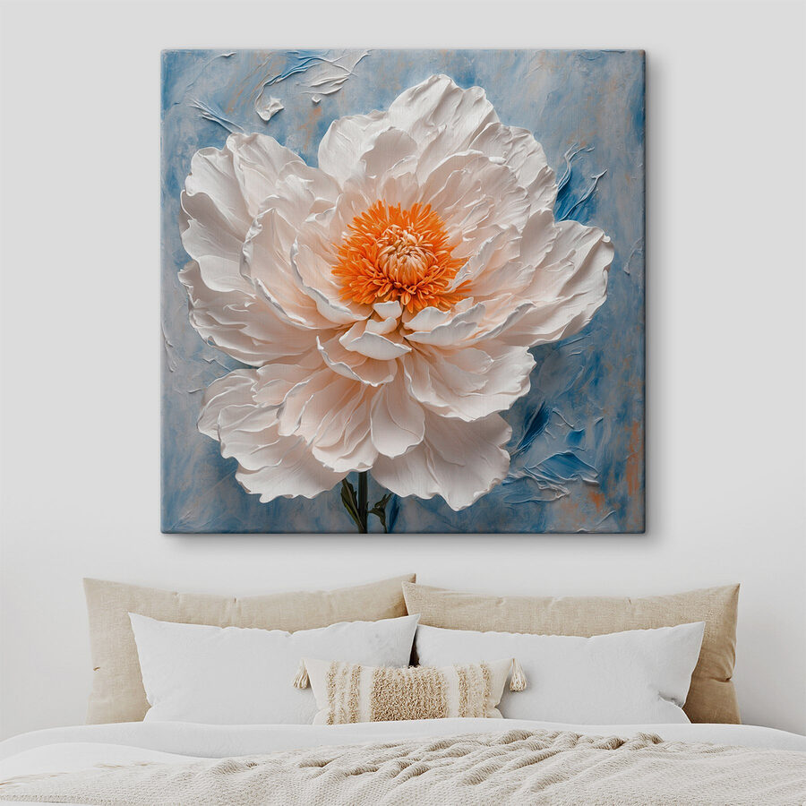 Weiße Blüte mit orangefarbener Mitte Weiße Blüte mit orangefarbener Mitte