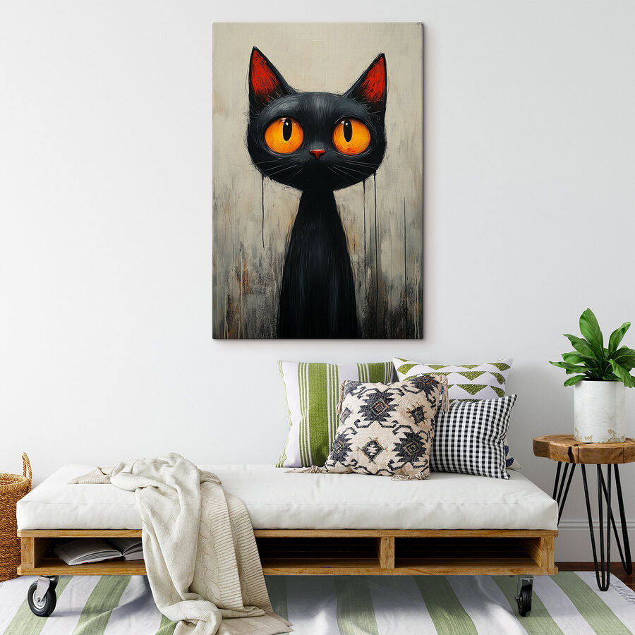 Schwarze Katze mit orangefarbenen Augen