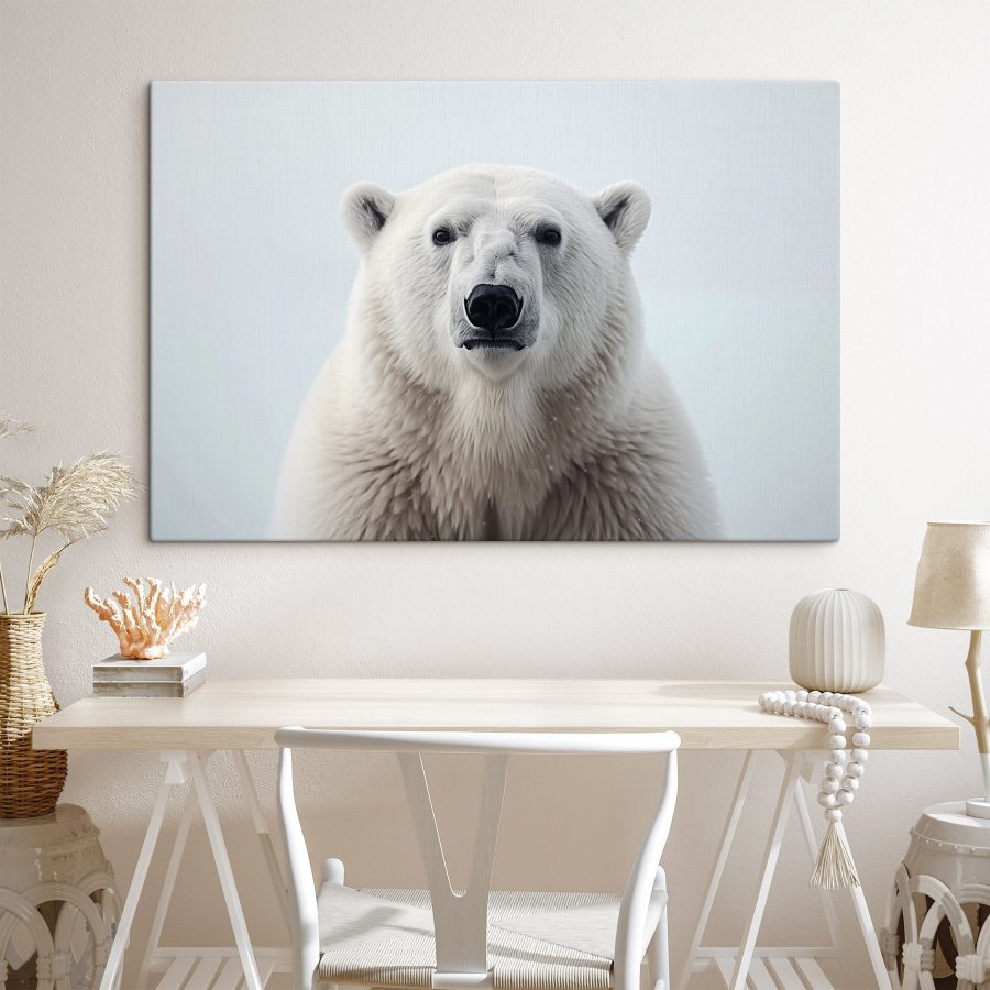 Eisbär schaut in die Kamera