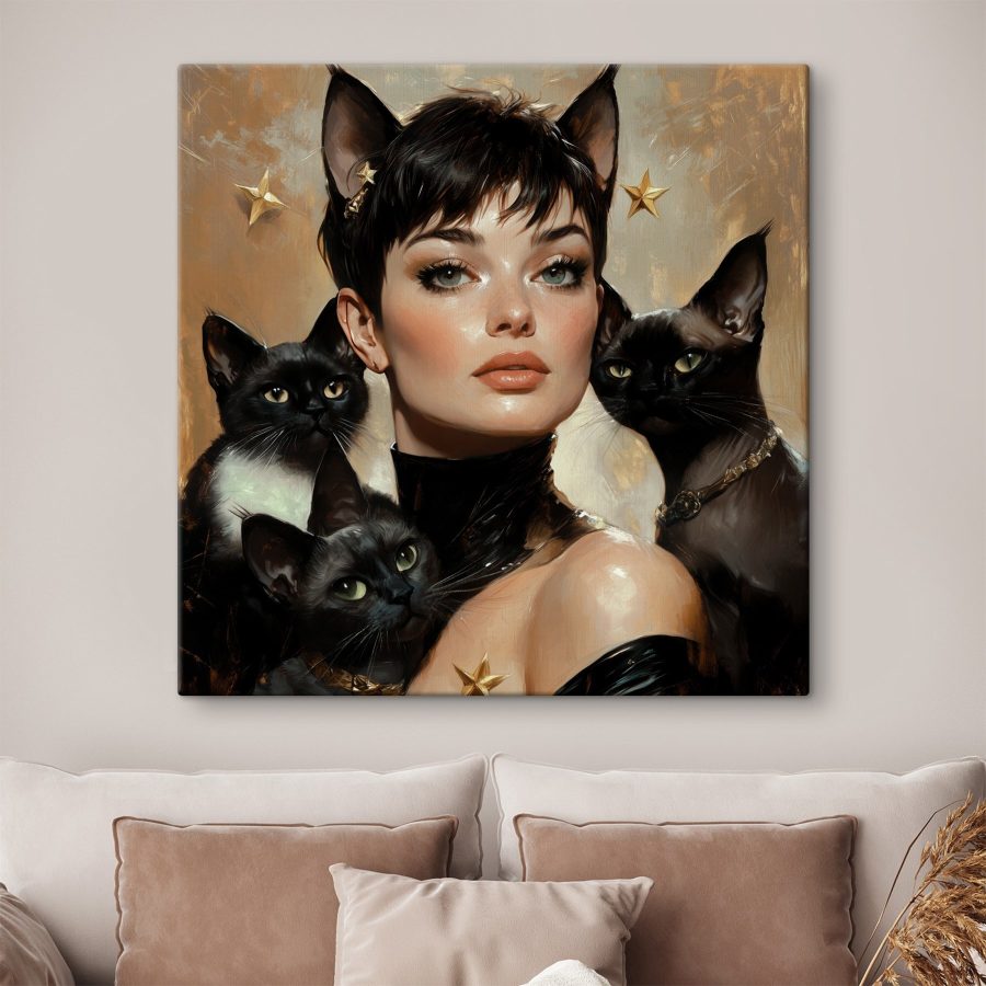 Frau mit Katzen um ihren Hals