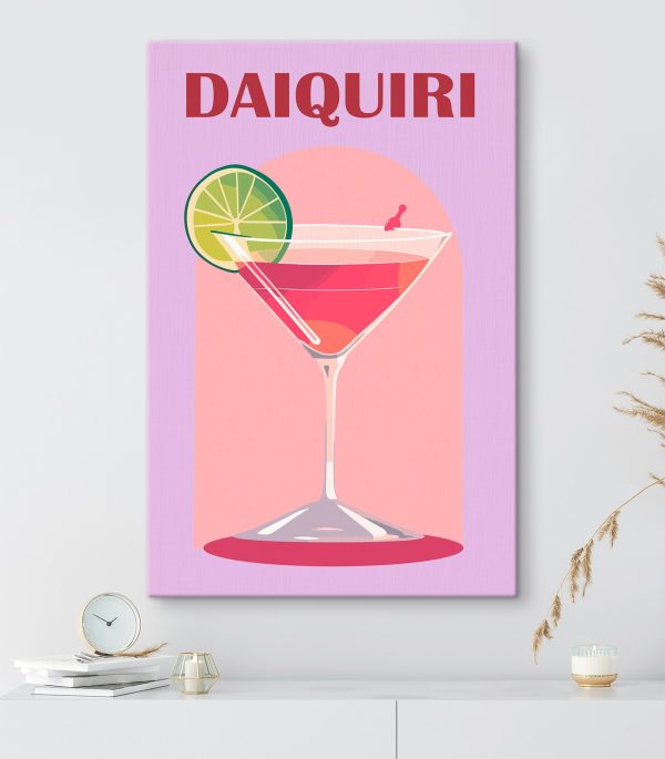 Glas mit einem Getränk und einer Limettenscheibe Glas mit einem Getränk und einer Limettenscheibe