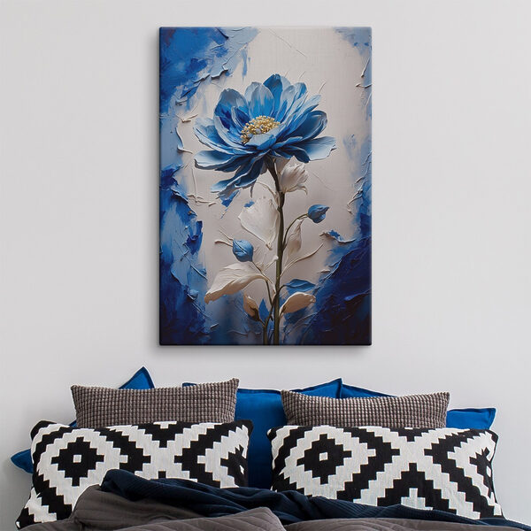 Blaue Blume mit weißen Blättern Blaue Blume mit weißen Blättern