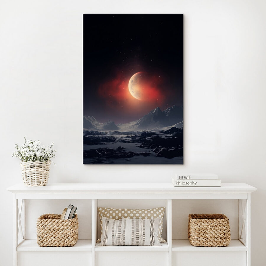 Mond am Himmel über den Bergen