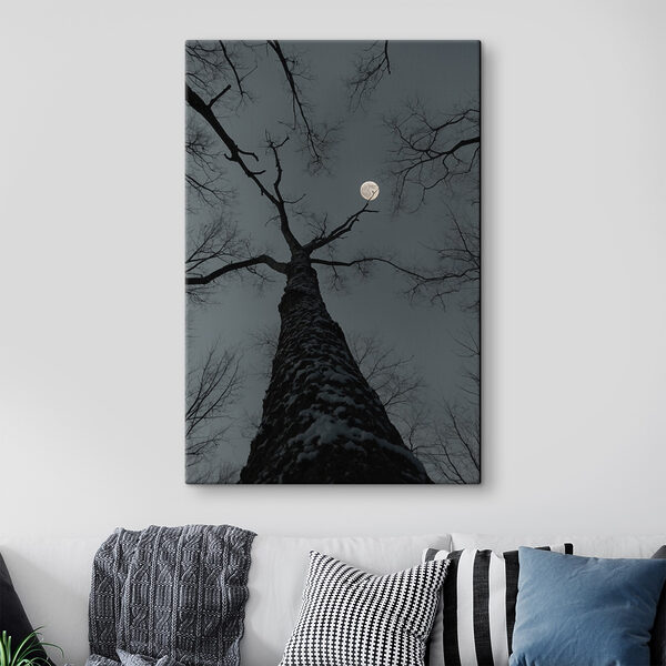 Baum mit dem Mond im Hintergrund Baum mit dem Mond im Hintergrund