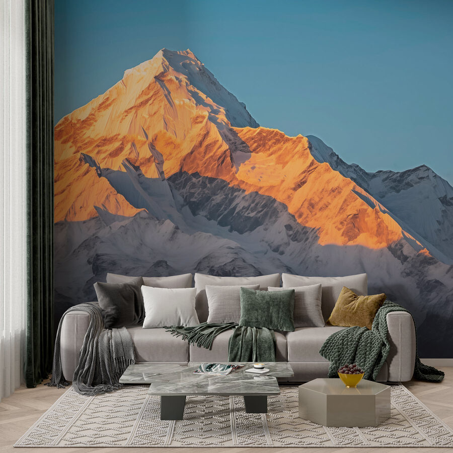 Berg mit Schnee darauf
