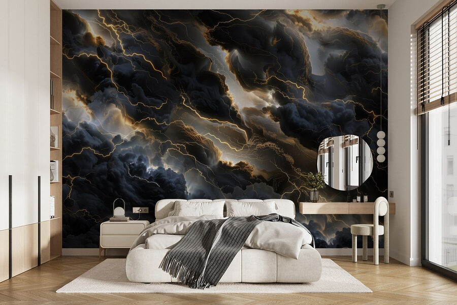 Schwarze Wolken mit Blitzen