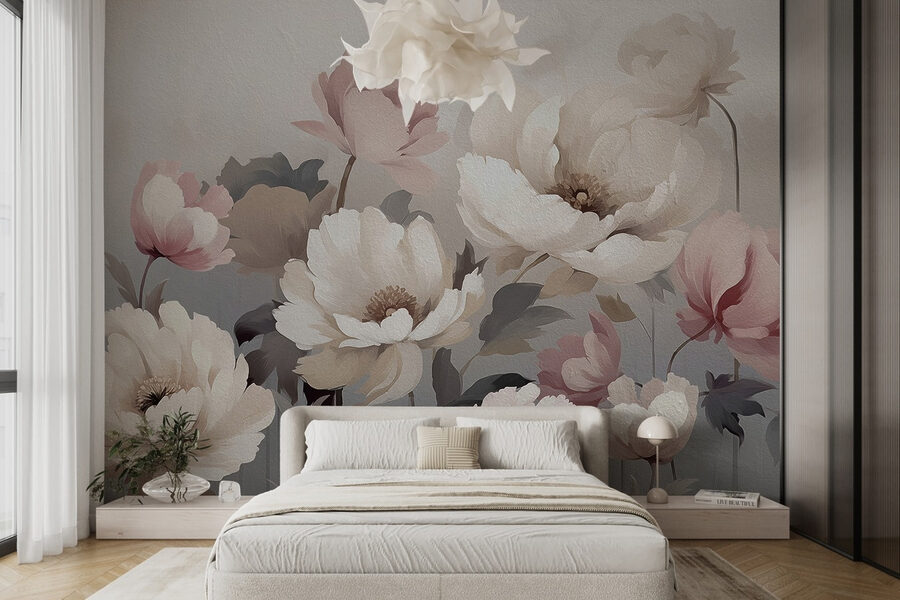 Gemälde mit Blumen an einer Wand