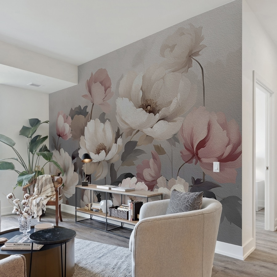 Gemälde mit Blumen an einer Wand
