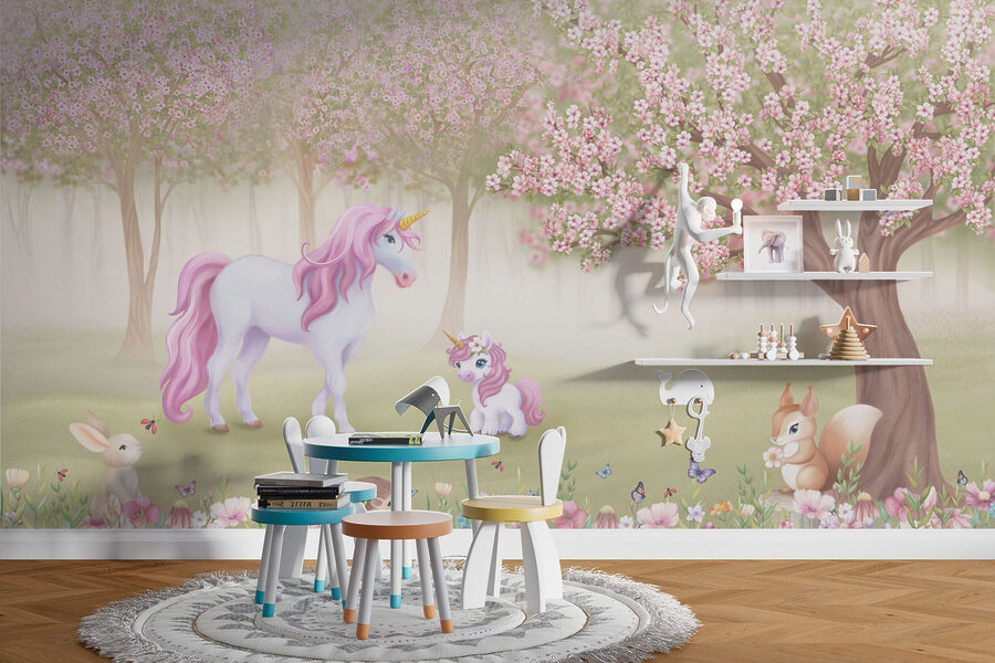 Ein Einhorn und ein Eichhörnchen im Wald Ein Einhorn und ein Eichhörnchen im Wald