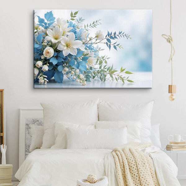 Blumenstrauß aus weißen und blauen Blumen Blumenstrauß aus weißen und blauen Blumen