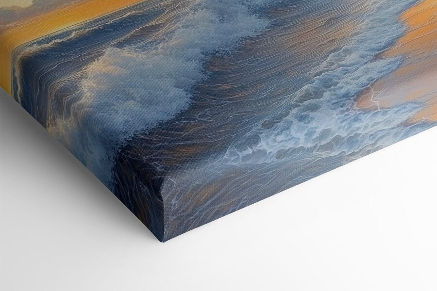 Die Wellen brechen am Strand