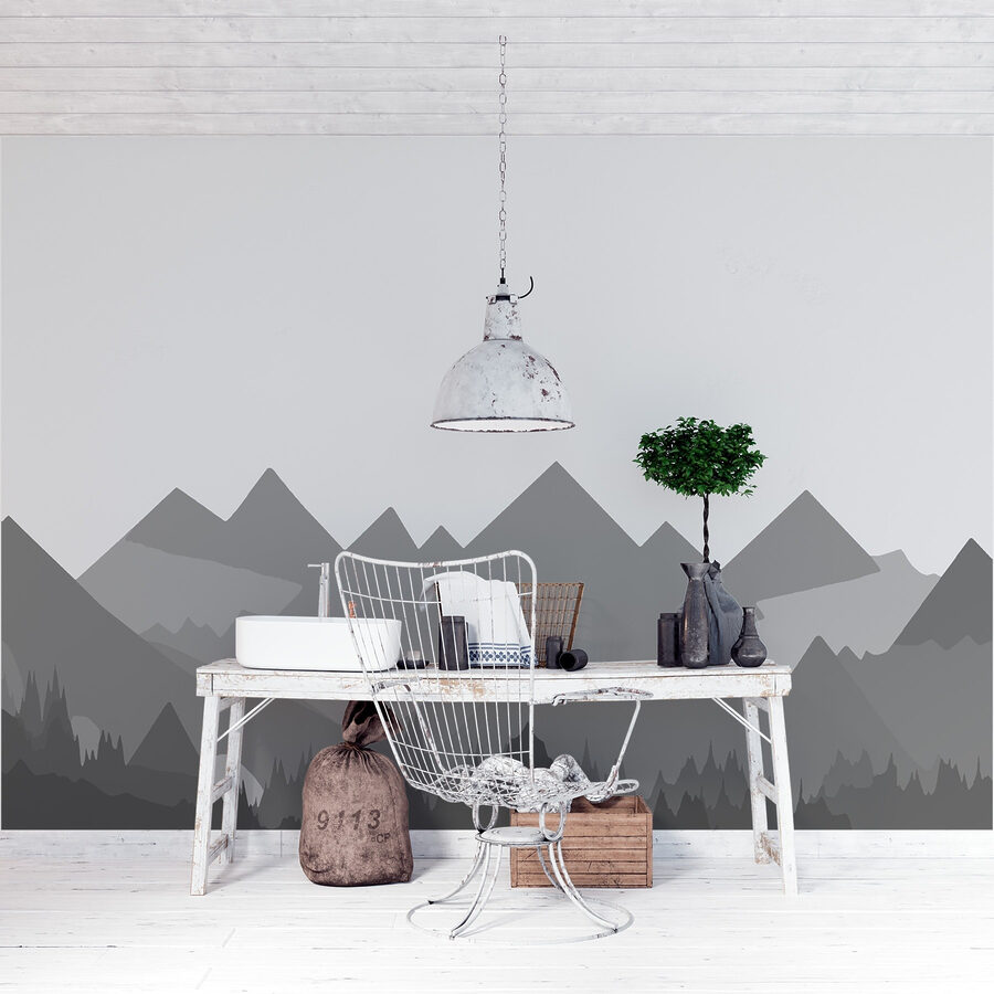 Graue Berge mit Bäumen
