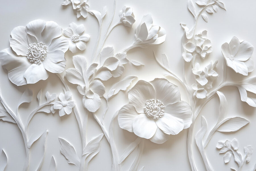 Weiße Wand mit Blumen