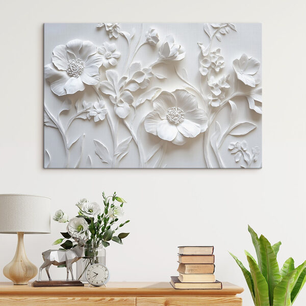 Weiße Wand mit Blumen Weiße Wand mit Blumen