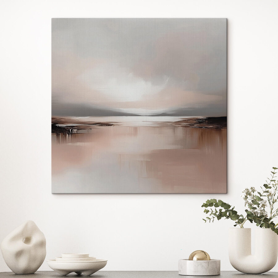 Wasser mit bewölktem Himmel