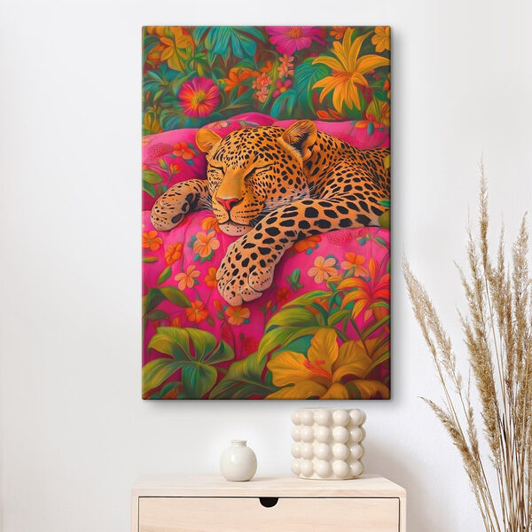 Leopard schlafend auf rosa Couch Leopard schlafend auf rosa Couch