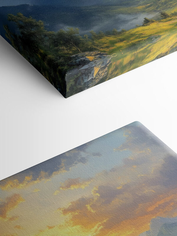 Landschaft mit Bergen und einem Tal mit Wolken und Sonne Landschaft mit Bergen und einem Tal mit Wolken und Sonne