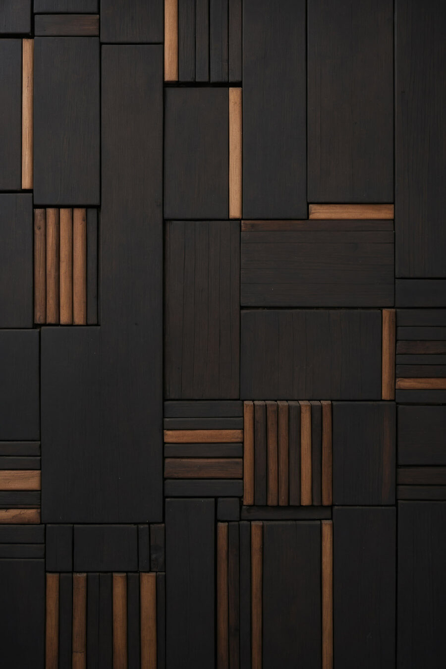 Schwarze und braune Holzwand Schwarze und braune Holzwand
