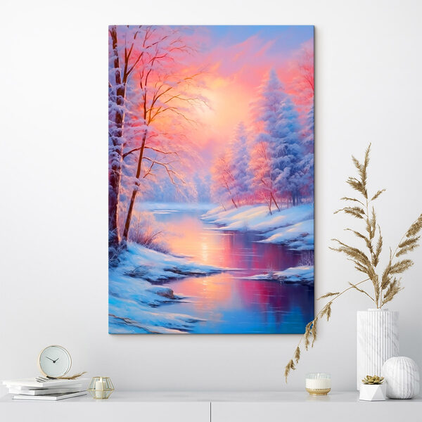 Fluss mit schneebedeckten Bäumen und einem rosa Sonnenuntergang Fluss mit schneebedeckten Bäumen und einem rosa Sonnenuntergang