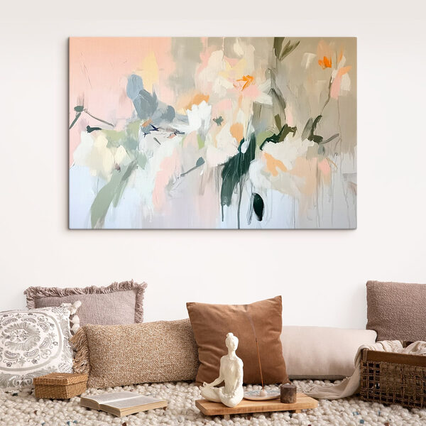 Gemälde mit Blumen an einer Wand Gemälde mit Blumen an einer Wand