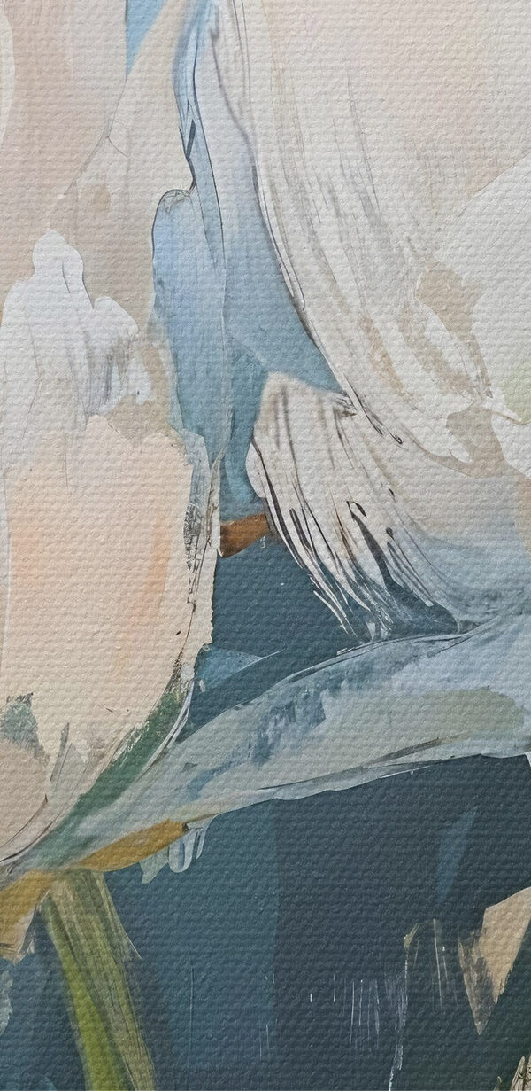 Gemälde mit Blumen auf blauem Hintergrund Gemälde mit Blumen auf blauem Hintergrund