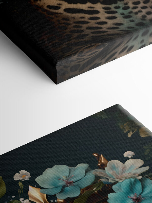 Leopard mit einer Krone und Blumen Leopard mit einer Krone und Blumen
