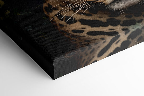 Leopard mit einer Krone und Blumen Leopard mit einer Krone und Blumen
