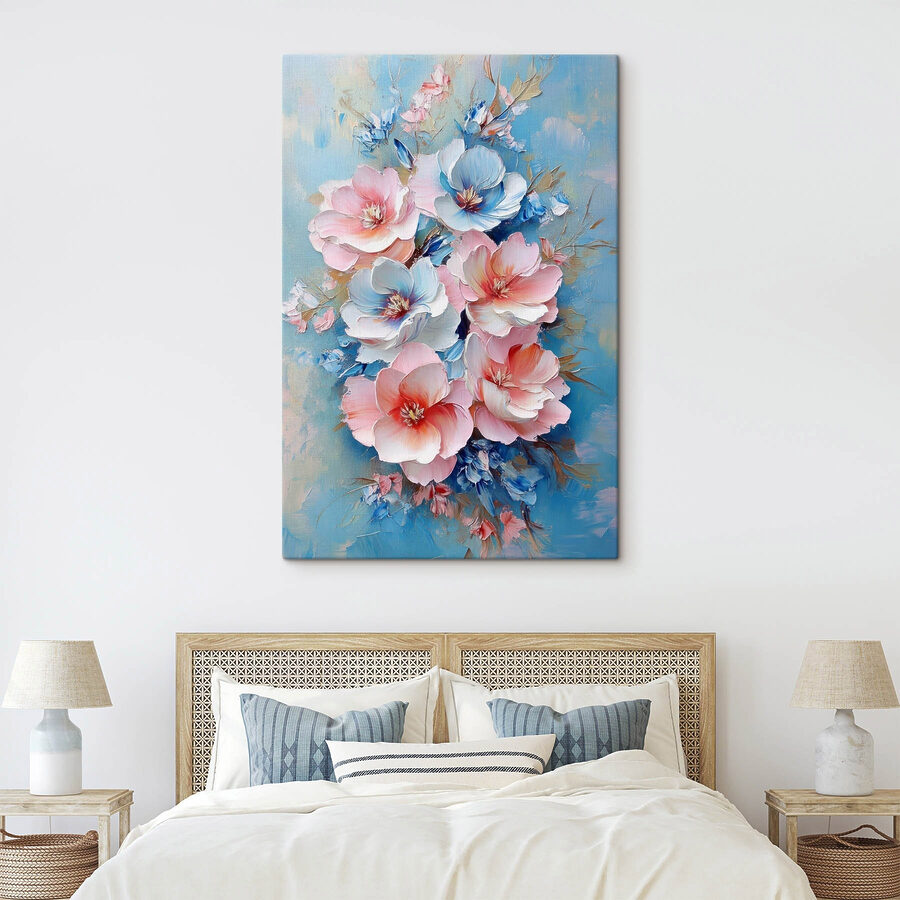 Malerei von Blumen auf einer blauen Fläche Malerei von Blumen auf einer blauen Fläche