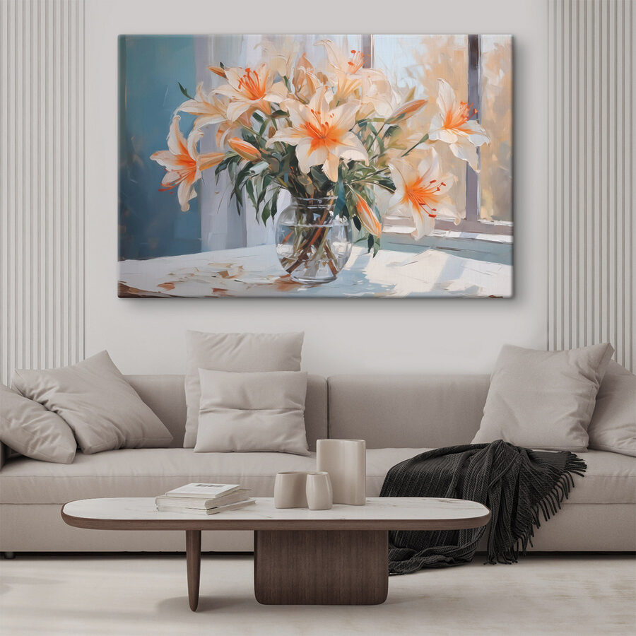Vase mit Blumen auf einem Tisch