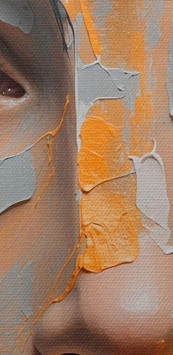 Frau mit Farbe im Gesicht Frau mit Farbe im Gesicht