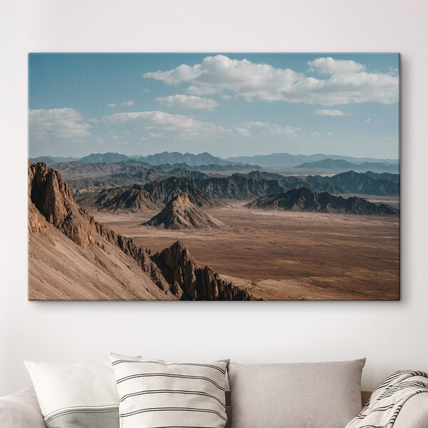 Landschaft mit Bergen und blauem Himmel Landschaft mit Bergen und blauem Himmel