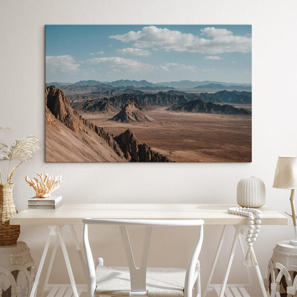 Landschaft mit Bergen und blauem Himmel Landschaft mit Bergen und blauem Himmel