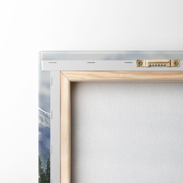 Tisch mit Speisen und Getränken vor einem Haus Tisch mit Speisen und Getränken vor einem Haus