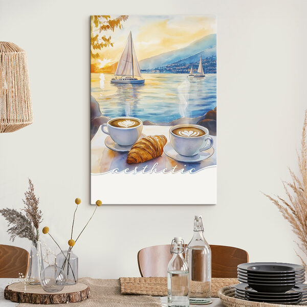 Zwei Tassen Kaffee und Croissant auf einem Tisch mit einem Segelboot im Hintergrund Zwei Tassen Kaffee und Croissant auf einem Tisch mit einem Segelboot im Hintergrund