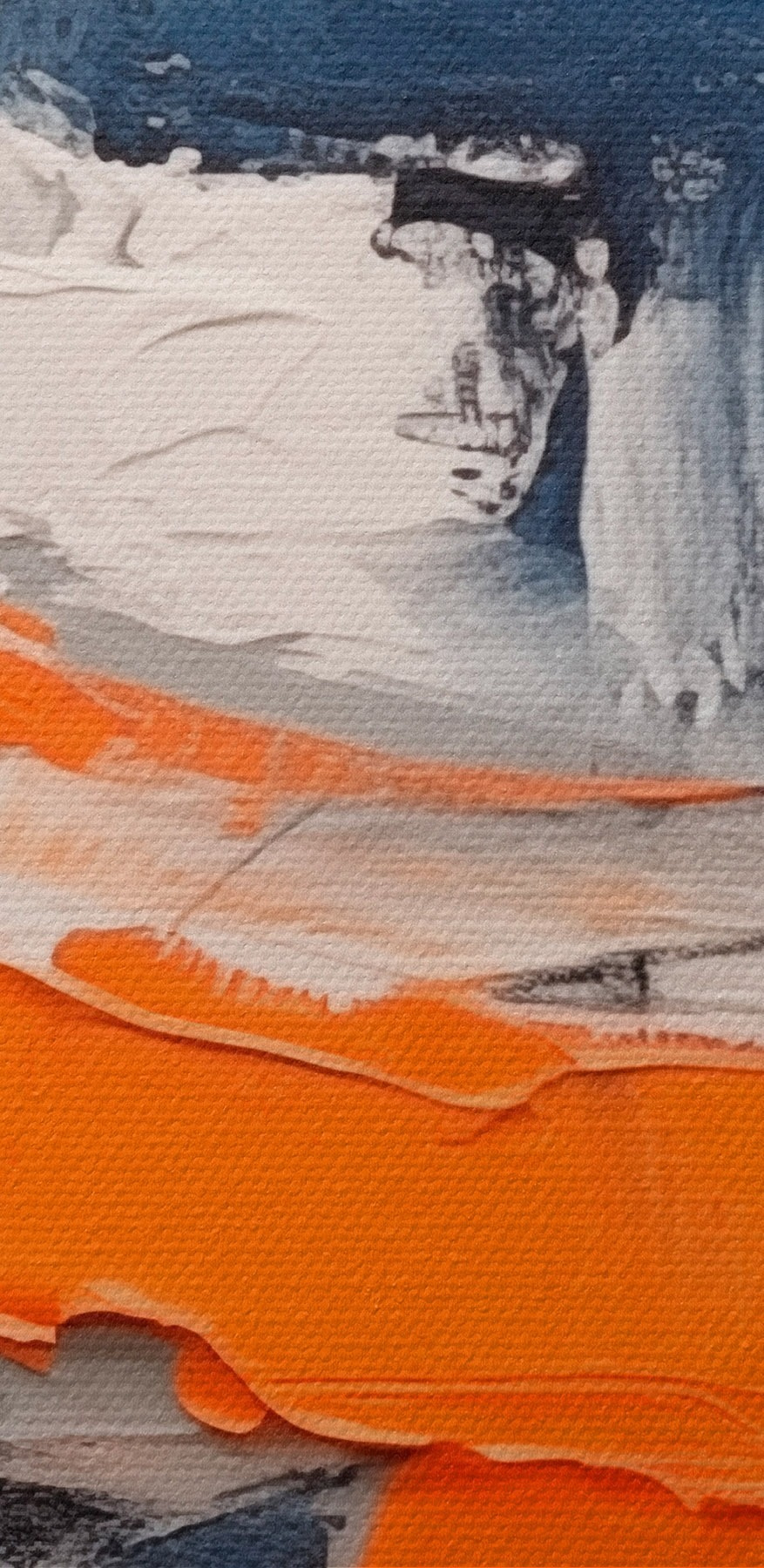 Bemalung mit blauer und oranger Farbe
