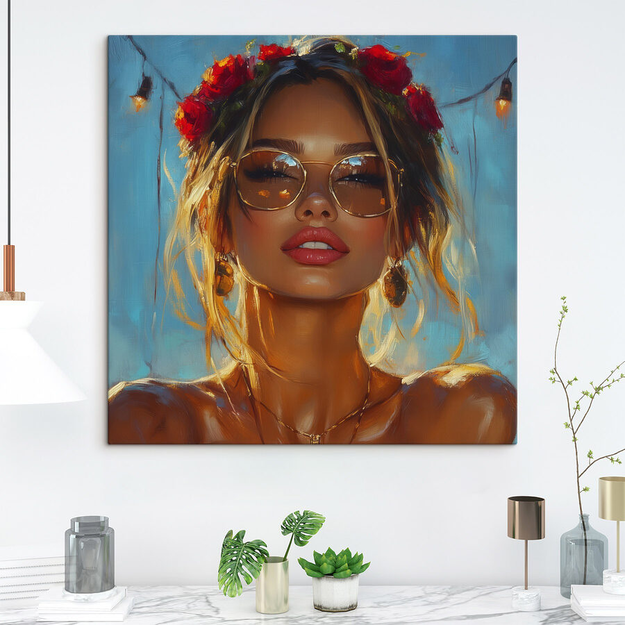 Frau mit Blumen im Haar und Sonnenbrille