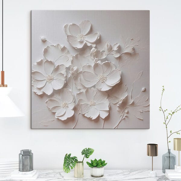 Weiße Blume auf weißer Fläche Weiße Blume auf weißer Fläche