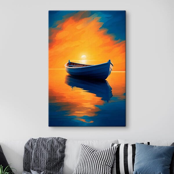 Boot auf dem Wasser mit Sonnenuntergang im Hintergrund Boot auf dem Wasser mit Sonnenuntergang im Hintergrund