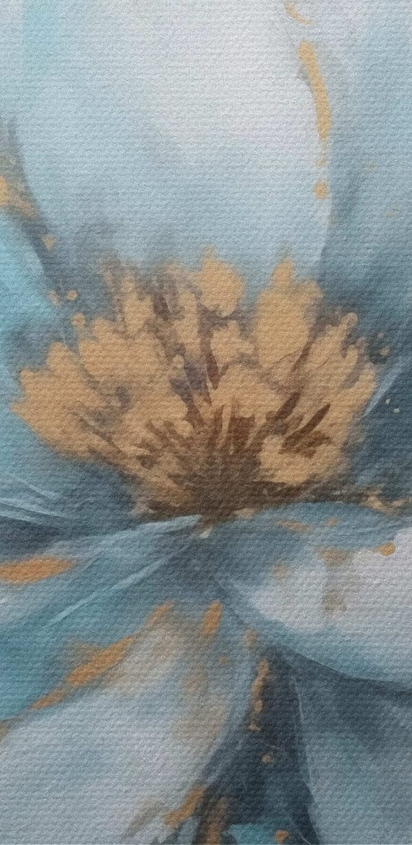 Zarte Blüte vor sanftem Hintergrund Zarte Blüte vor sanftem Hintergrund