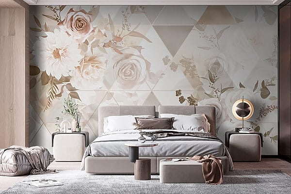 Tapete mit Blumen und Dreiecken Tapete mit Blumen und Dreiecken